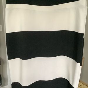 LuLaRoe straight stripe skirt